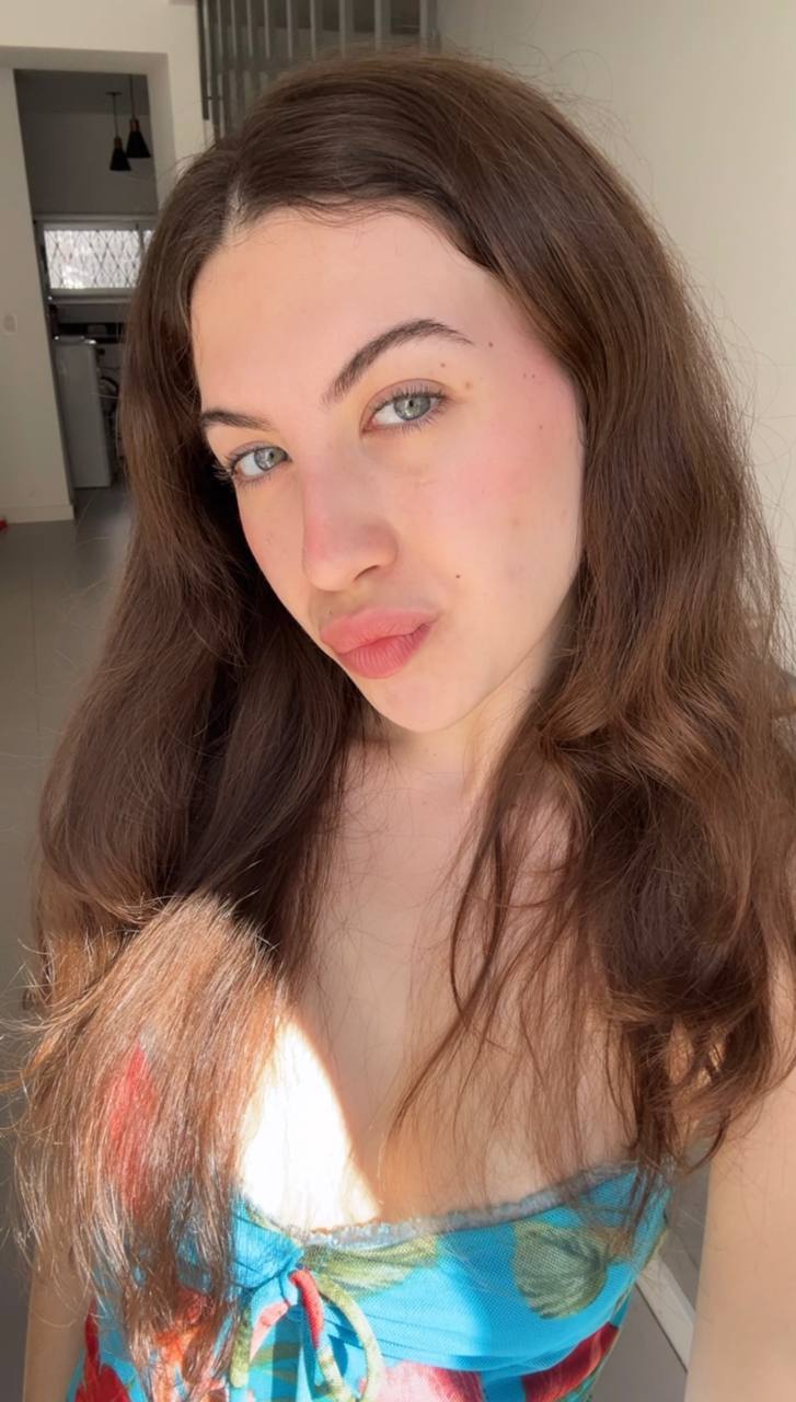 Nude girl Amber in Omaha