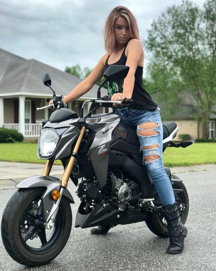 Beautiful girls and bikes in Omaha